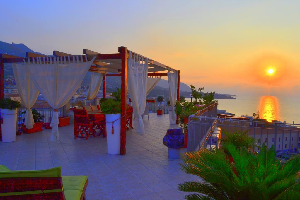 Bed and Breakfast Scirocco Чефалу Экстерьер фото